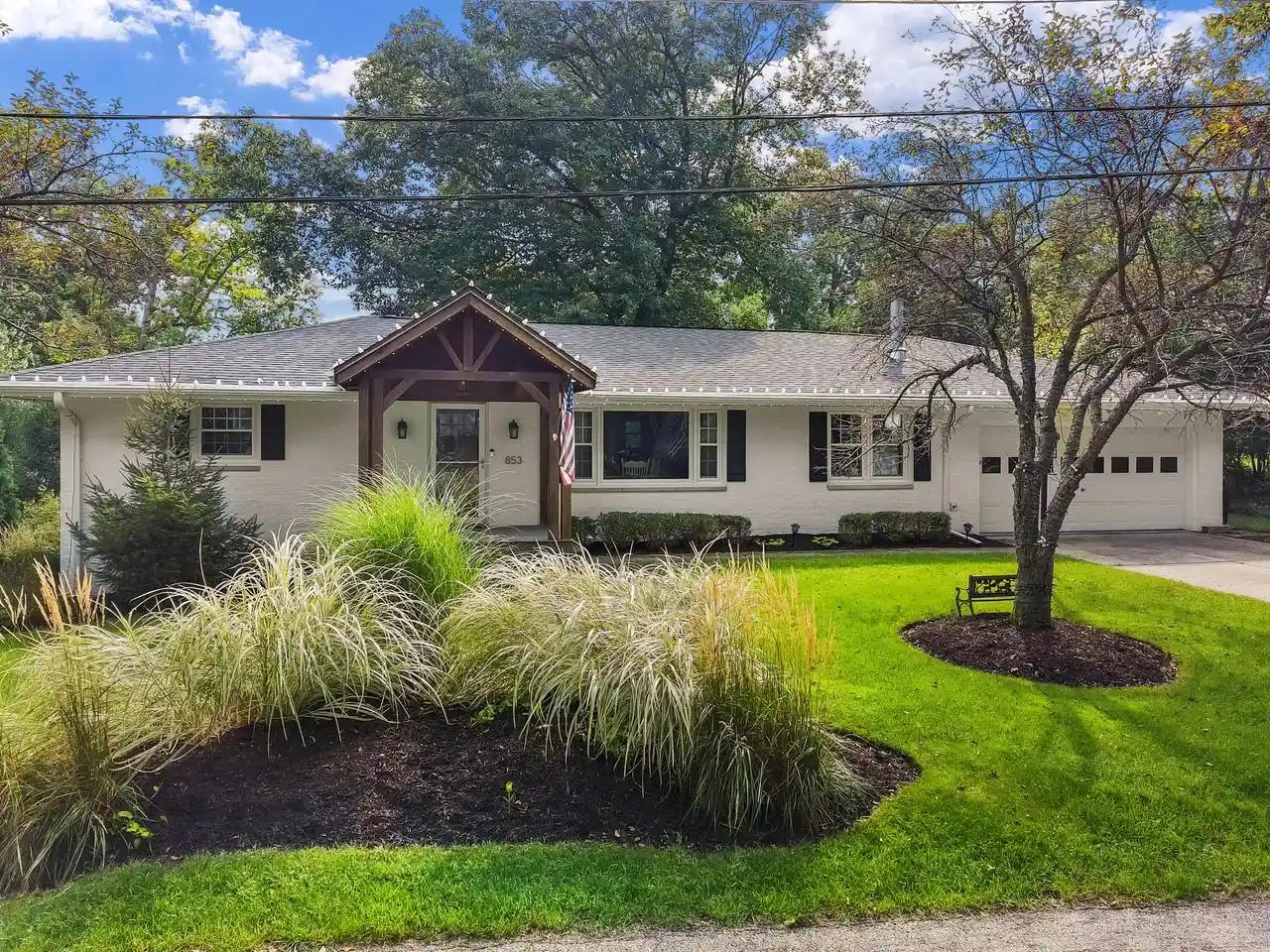 Photo 1 of Single family home for sale at 853 Van Slyke Dr, Fontana, WI 53125 | MLS# 1979121 | Listing updated on 2026-09-11
