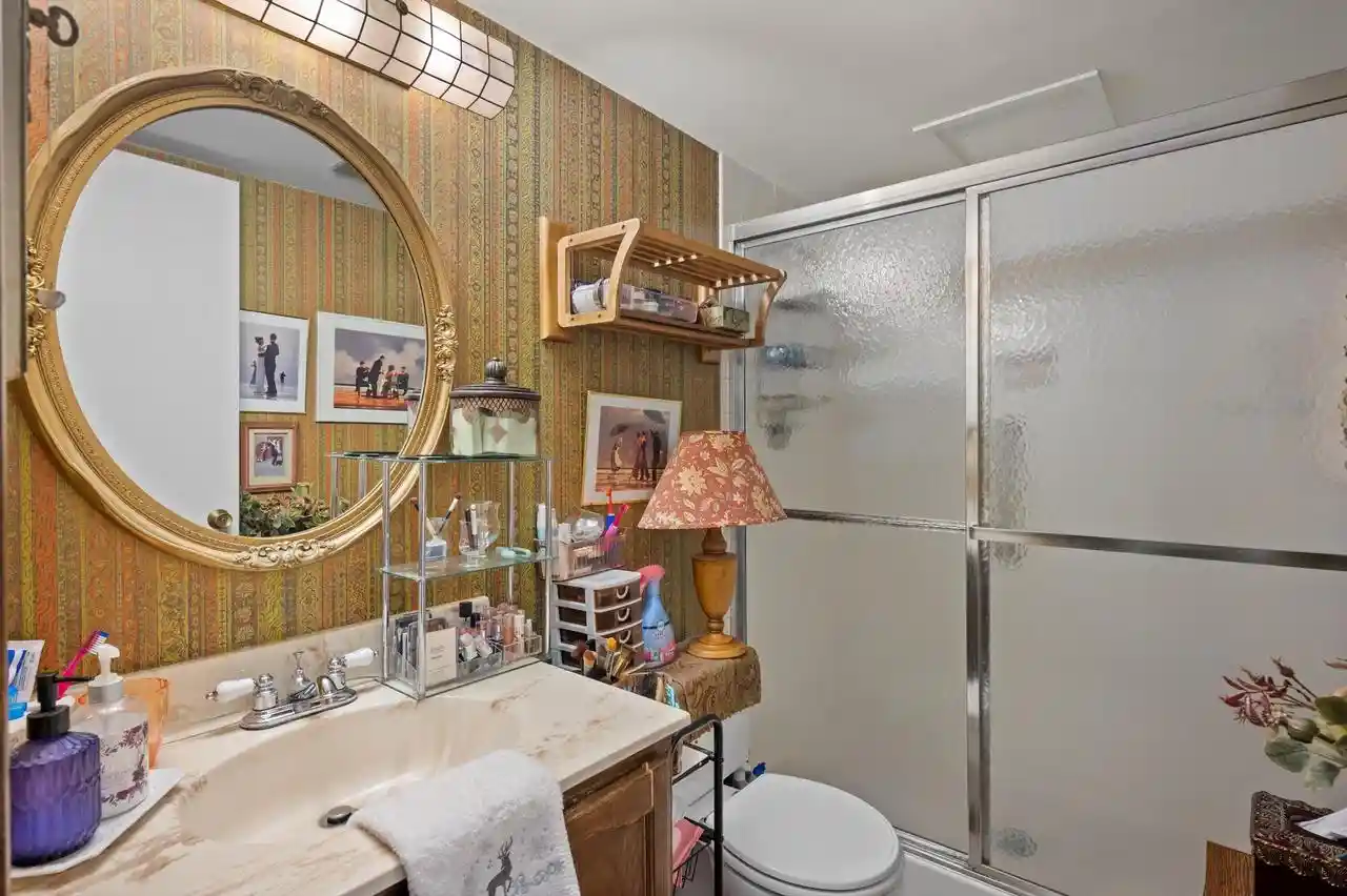 Listing Photo 5 - Condo for sale in building located at 3635 N Tucker Pl, Milwaukee, WI 53222 - Unit #206