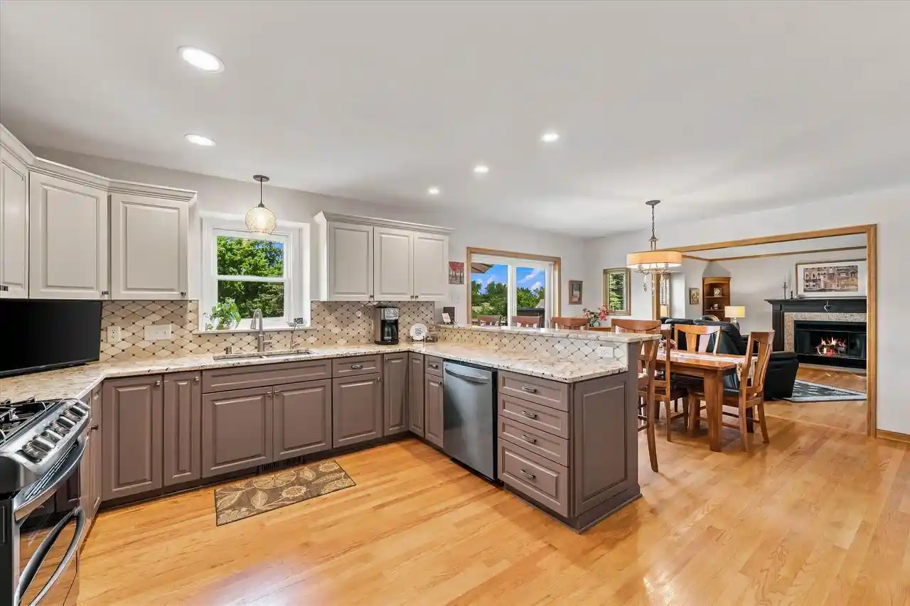 Photo 4 of Single family home for sale at 258 Clover Ln, Fredonia, WI 53021 | MLS# 1979134 | Listing updated on 2026-09-23
