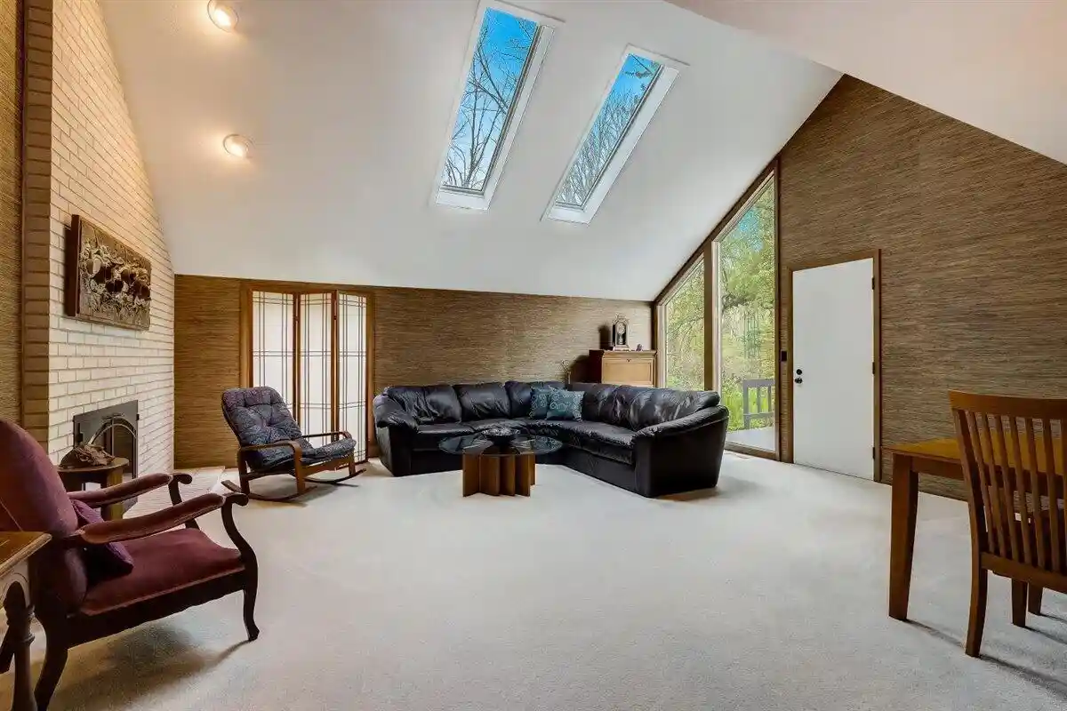 Photo 4 of Condo for sale at 95 Woodfield Ct, Racine, WI 53402 | MLS# 1979138 | Listing updated on 2026-09-22