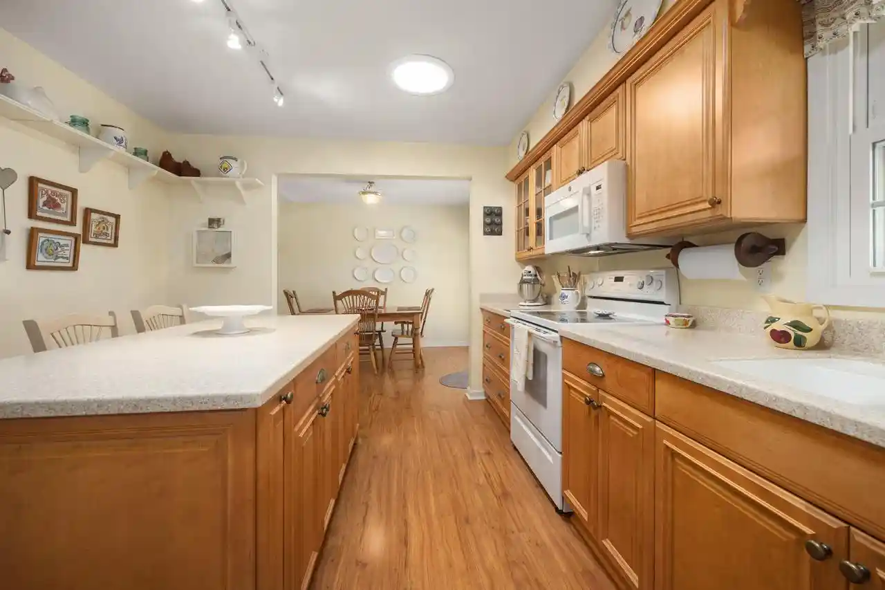 Photo 4 of Single family home for sale at 648 Hollybrook Ln, Saukville, WI 53080 | MLS# 1979148 | Listing updated on 2026-09-28