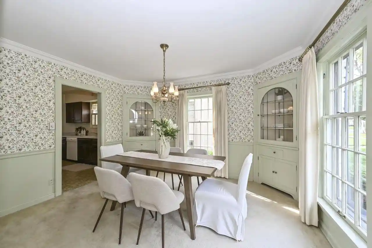 Photo 3 of Single family home for sale at 2576 Pasadena Blvd, Milwaukee, WI 53226 | MLS# 1979155 | Listing updated on 2026-09-10
