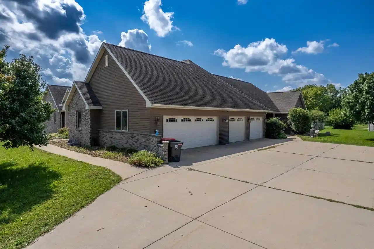 Photo 3 of Single family home for sale at N779 Twin Knls Dr, Fort Atkinson, WI 53538 | MLS# 1979158 | Listing updated on 2026-09-22