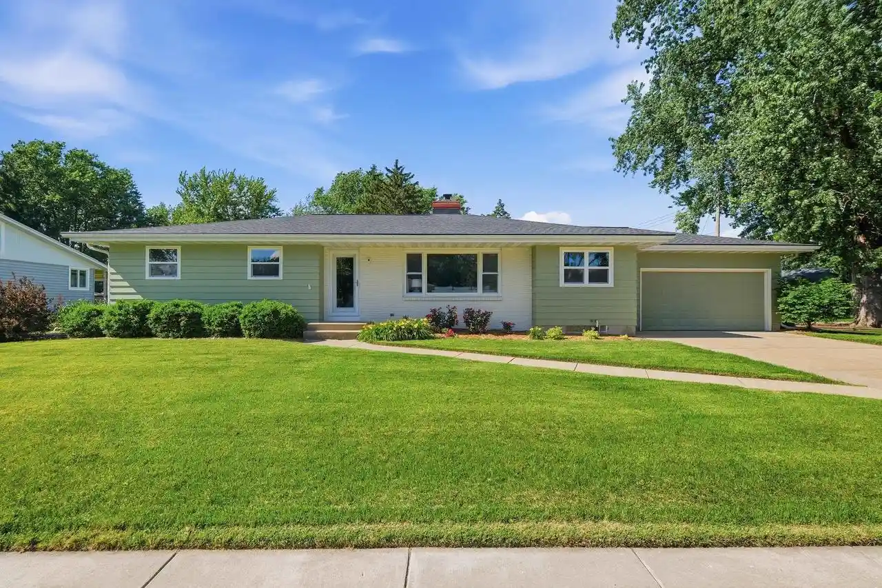 Photo 1 of Single family home for sale at 146 W Macarthur St, Sun Prairie, WI 53590 | MLS# 2031989 | Listing updated on 2026-10-09