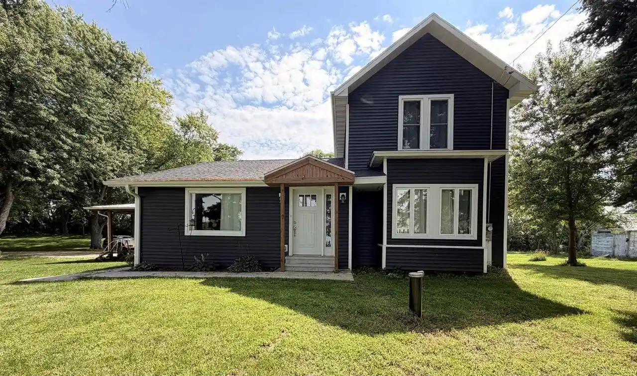 Photo 1 of Single family home for sale at 3816 E Creek Rd, Beloit, WI 53511 | MLS# 2031990 | Listing updated on 2026-09-21