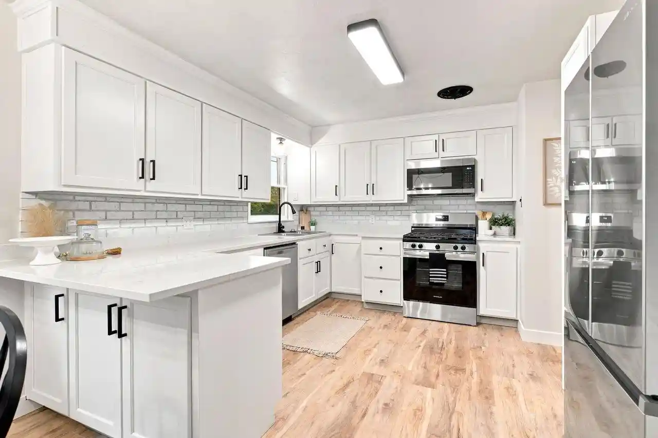 Photo 2 of Single family home for sale at 2475 Duck Crk Pkwy, Green Bay, WI 54303 | MLS# 50332158 | Listing updated on 2026-09-20