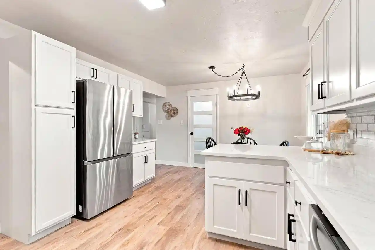 Photo 3 of Single family home for sale at 2475 Duck Crk Pkwy, Green Bay, WI 54303 | MLS# 50332158 | Listing updated on 2026-09-20