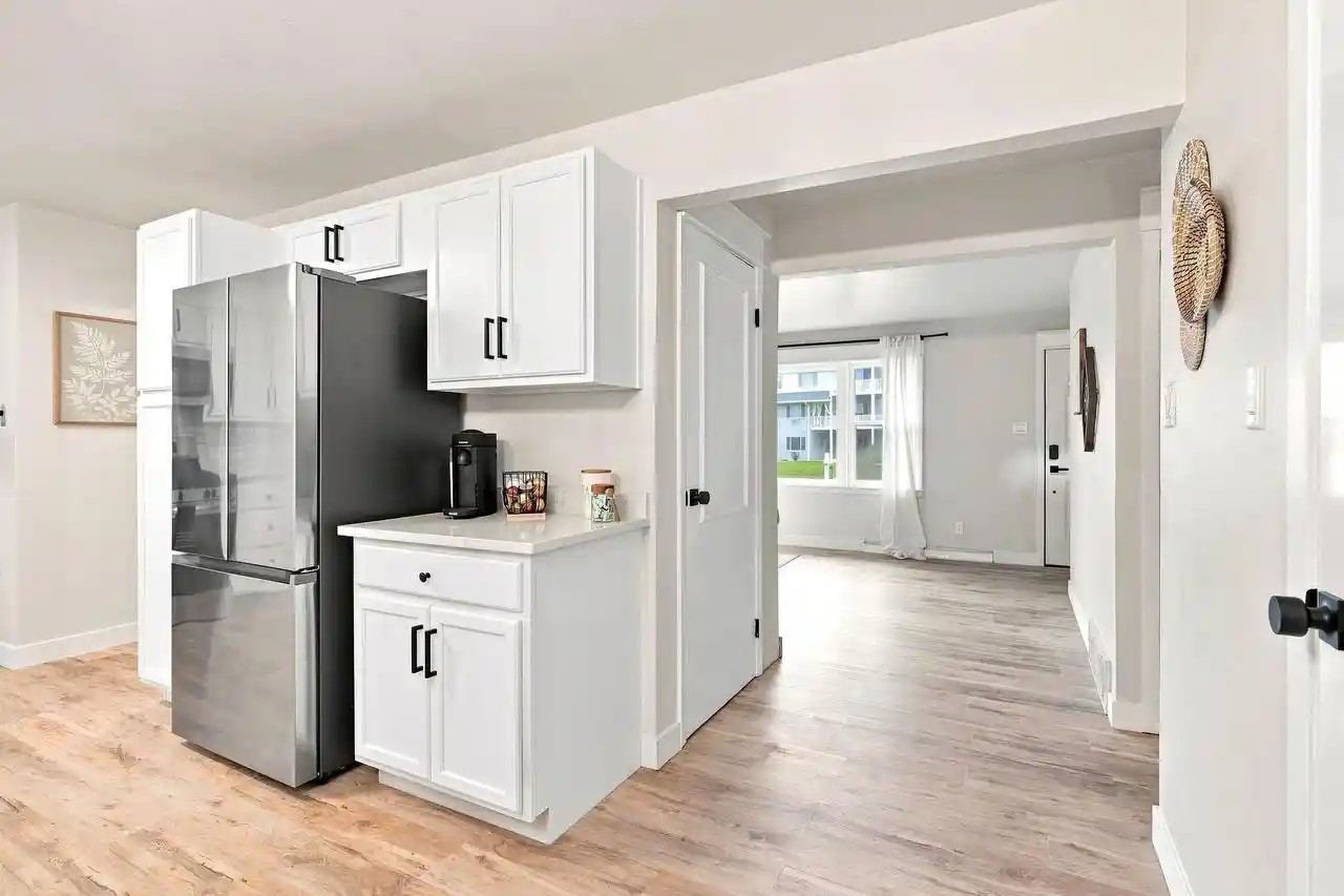 Photo 3 of Single family home for sale at 2475 Duck Crk Pkwy, Green Bay, WI 54303 | MLS# 50332158 | Listing updated on 2026-09-20