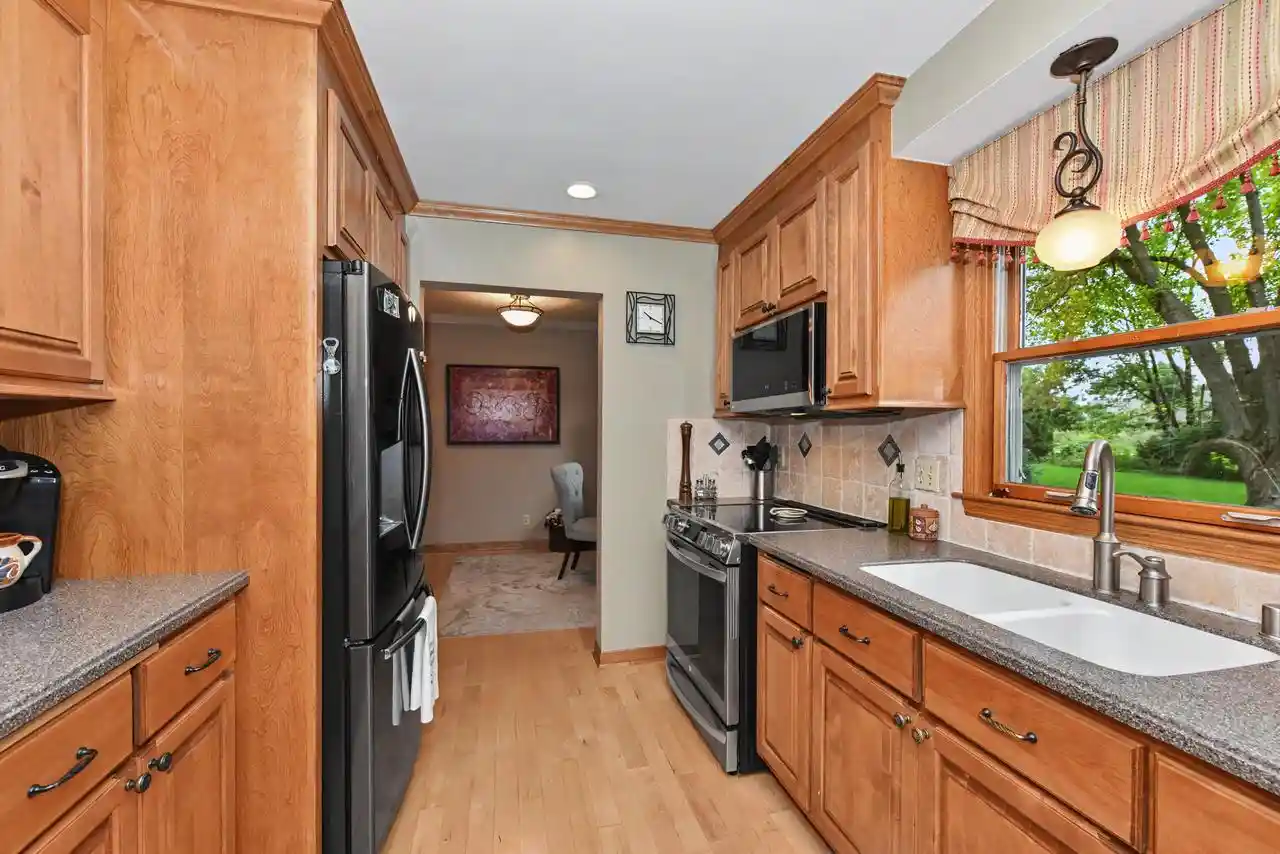 Photo 4 of Single family home for sale at 3250 W Rochelle Ave, Glendale, WI 53209 | MLS# 1979191 | Listing updated on 2026-09-09
