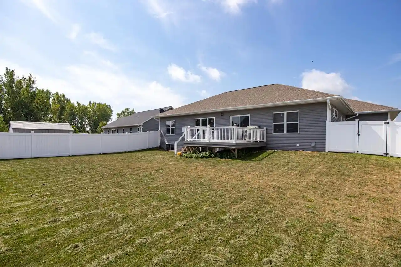 Photo 4 of Single family home for sale at 532 Patrick Ln, Pulaski, WI 54162 | MLS# 50332155 | Listing updated on 2026-09-04