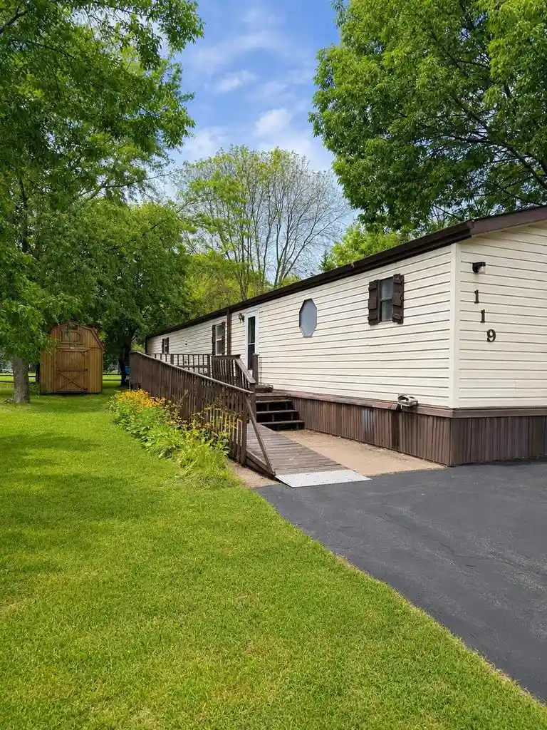 Photo 1 of Single family home for sale at 119 Oak Park Dr, Menasha, WI 54952 | MLS# 2032009 | Listing updated on 2026-09-04