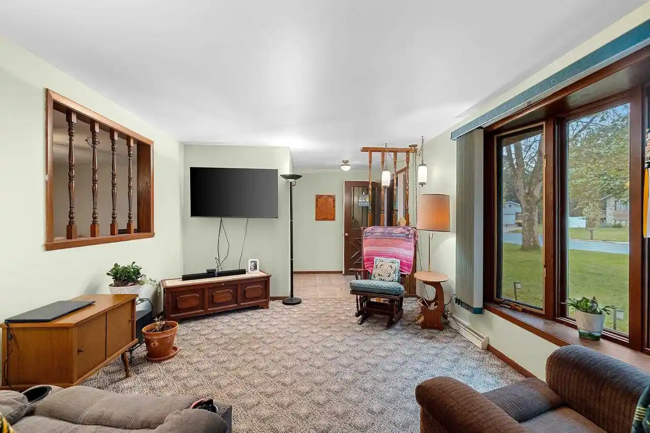 Photo 3 of Single family home for sale at 104 Crestwood Ct, Shawano, WI 54166 | MLS# 50332168 | Listing updated on 2026-09-04