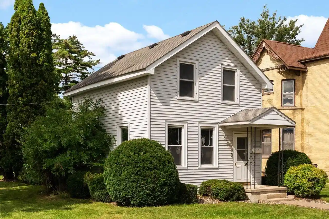 Photo 1 of Single family home for sale at 111 E Carroll St, Portage, WI 53901 | MLS# 2032023 | Listing updated on 2026-09-15