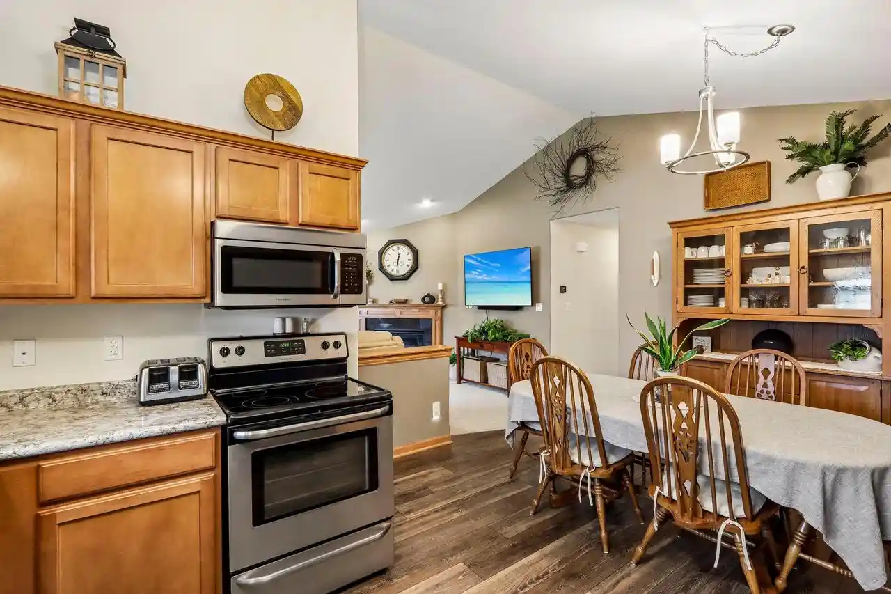 Photo 4 of Single family home for sale at 3915 Wild Ginger Way, Caledonia, WI 53126 | MLS# 1979224 | Listing updated on 2026-09-13