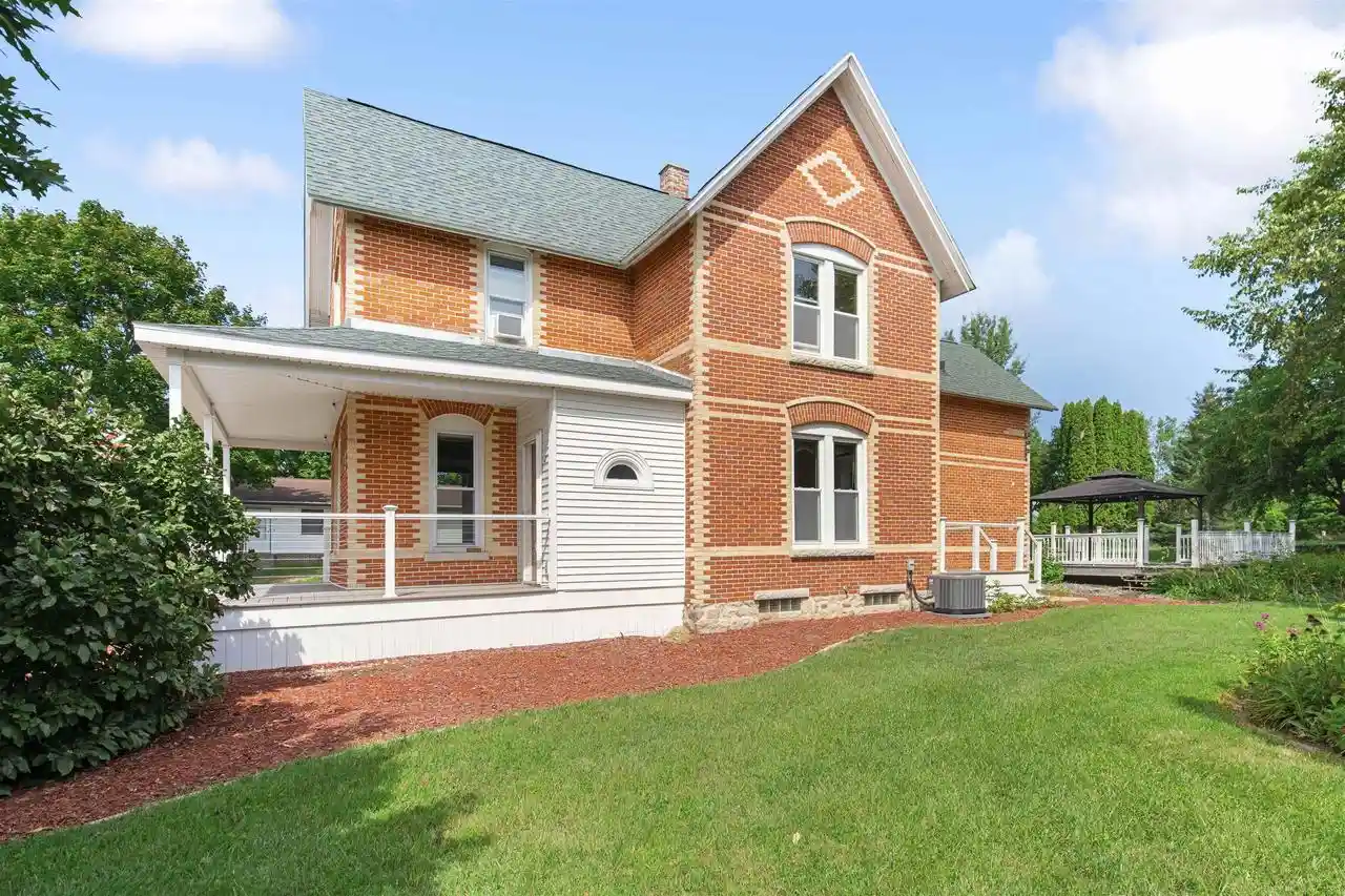 Photo 3 of Single family home for sale at 610 N Main St, Oconto Falls, WI 54154 | MLS# 50332163 | Listing updated on 2026-09-04