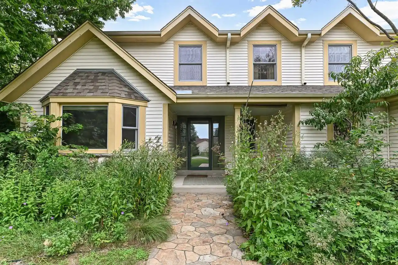 Photo 3 of Single family home for sale at W309n7460 Northern Dancer Run, Hartland, WI 53029 | MLS# 1979240 | Listing updated on 2026-09-15