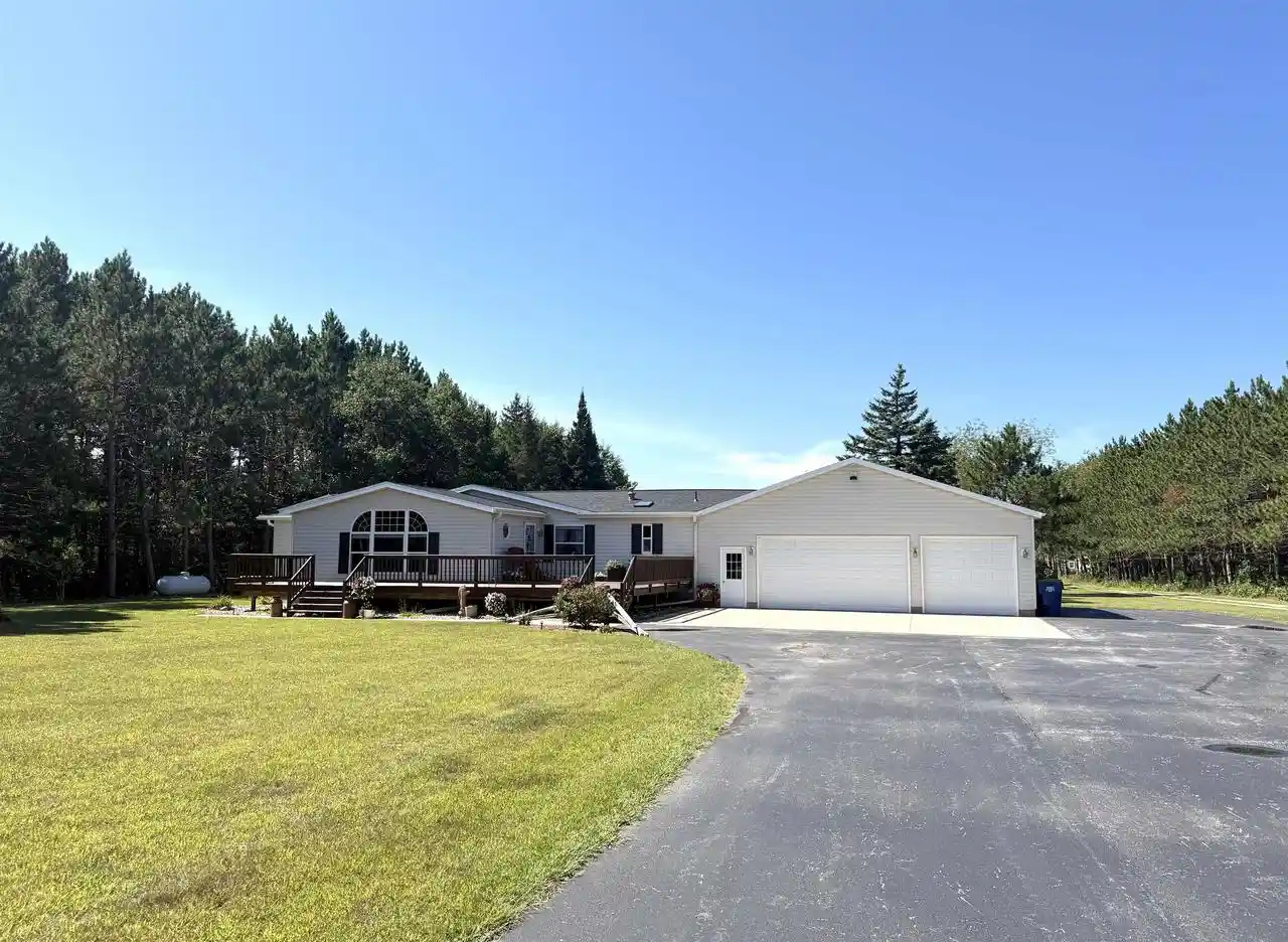 Single family home for sale at N2985 Spruce Rd, Clintonville, WI 54929 | MLS# 50332147