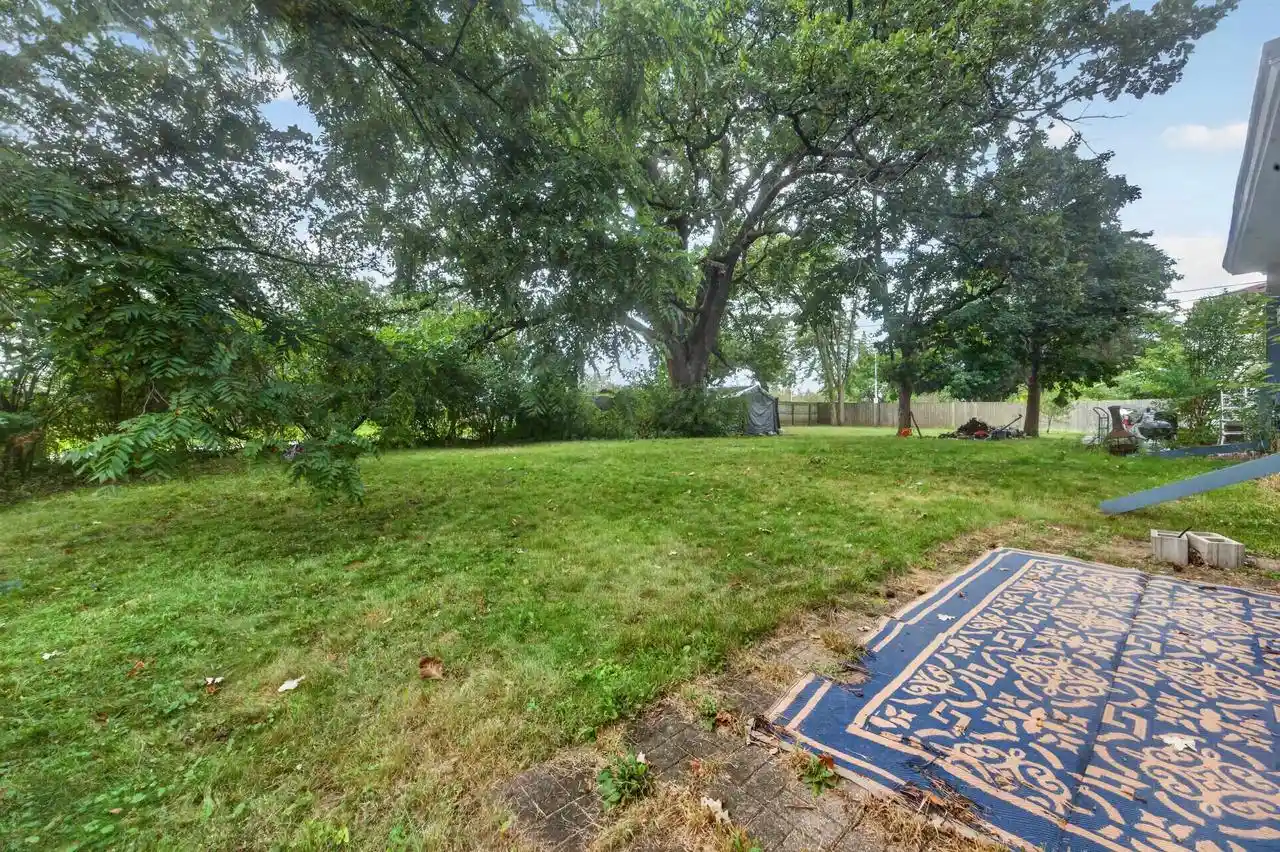 Photo 3 of Sale Pending at 5209 Manitowoc Pkwy, Madison, WI 53705 | MLS# 2032037 | Listing updated on 2026-09-24