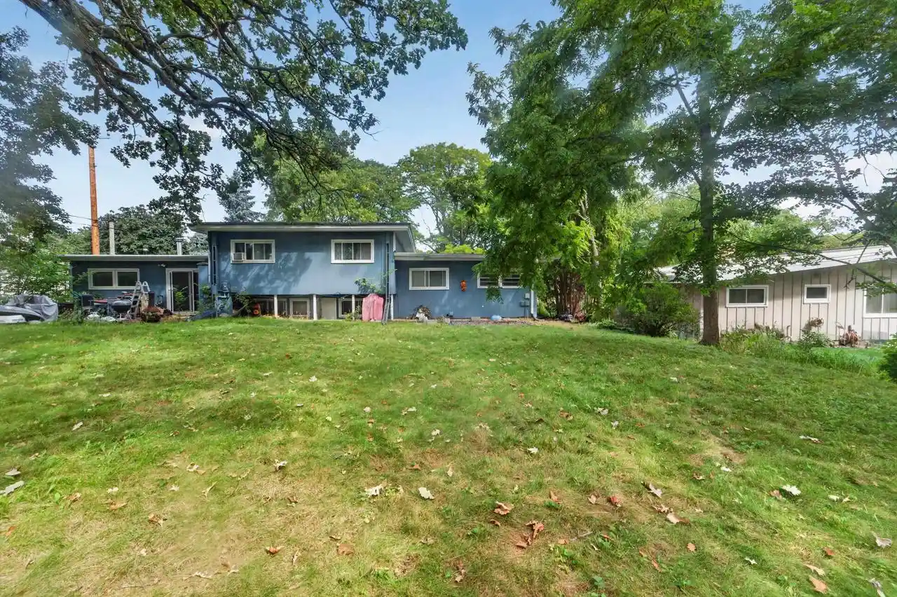 Photo 3 of Sale Pending at 5209 Manitowoc Pkwy, Madison, WI 53705 | MLS# 2032037 | Listing updated on 2026-09-24