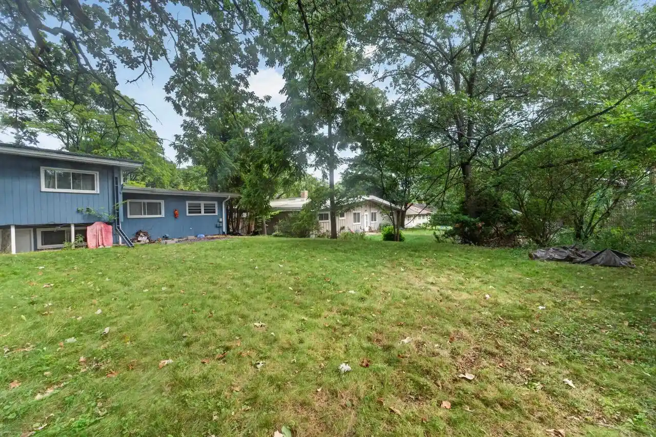 Photo 4 of Sale Pending at 5209 Manitowoc Pkwy, Madison, WI 53705 | MLS# 2032037 | Listing updated on 2026-09-24