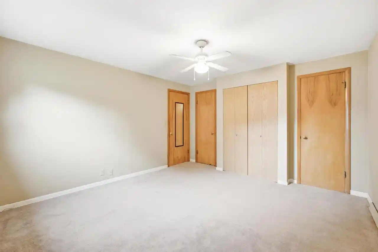 Photo 4 of Single family home for sale at 723 Roosevelt Ave, Oconomowoc, WI 53066 | MLS# 1979256 | Listing updated on 2026-09-18