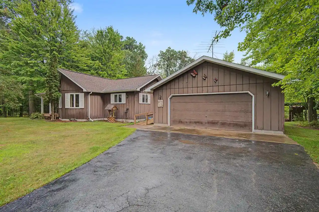 Photo 1 of Single family home for sale at W8860 Haguewood Ln, Crivitz, WI 54114 | MLS# 50332192 | Listing updated on 2026-09-14