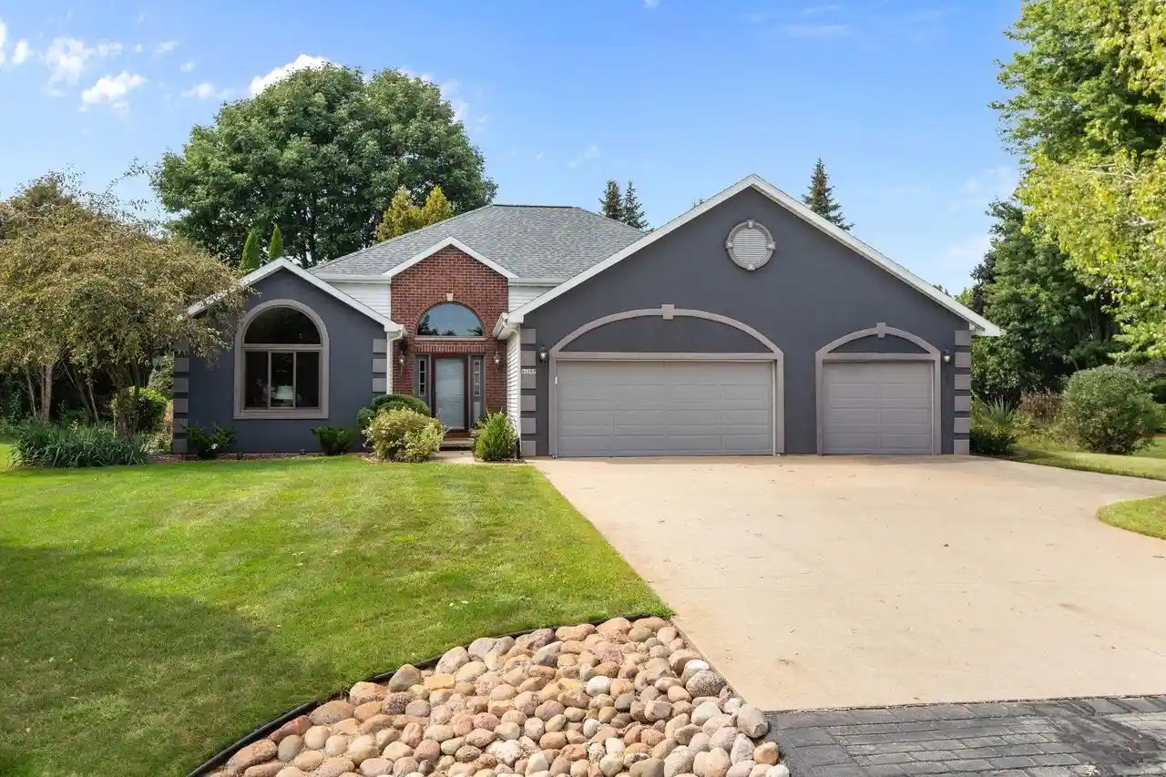 Photo 1 of Single family home for sale at N1397 Westgreen Dr, Greenville, WI 54942 | MLS# 50332195 | Listing updated on 2026-09-14