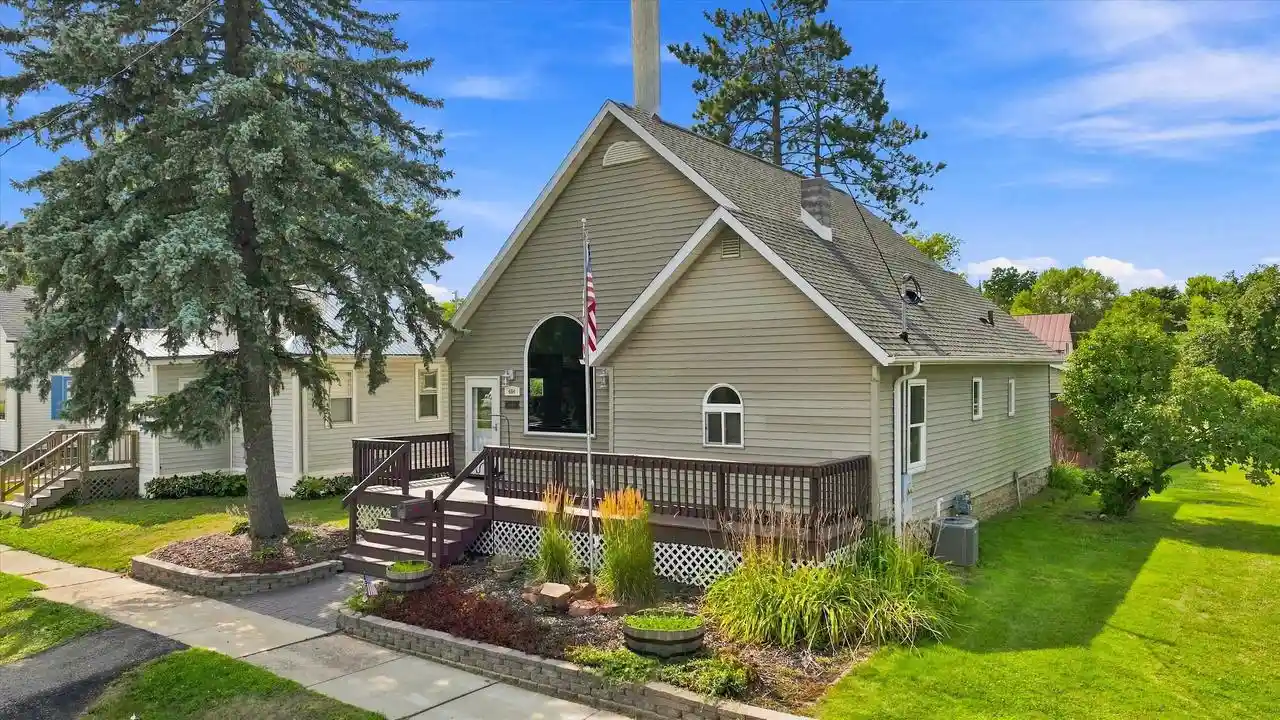 Photo 1 of Single family home for sale at 404 N Cherry Ave, Marshfield, WI 54449 | MLS# 22604384 | Listing updated on 2026-09-17