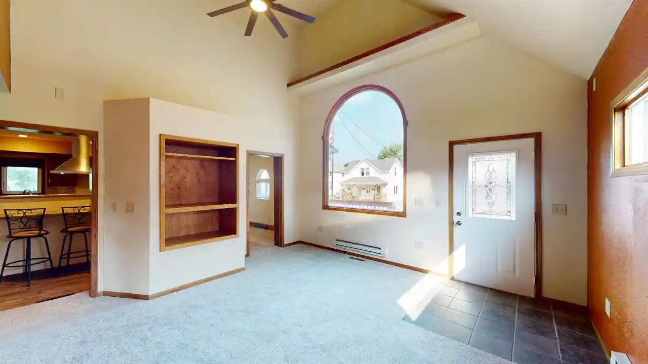 Photo 3 of Single family home for sale at 404 N Cherry Ave, Marshfield, WI 54449 | MLS# 22604384 | Listing updated on 2026-09-17
