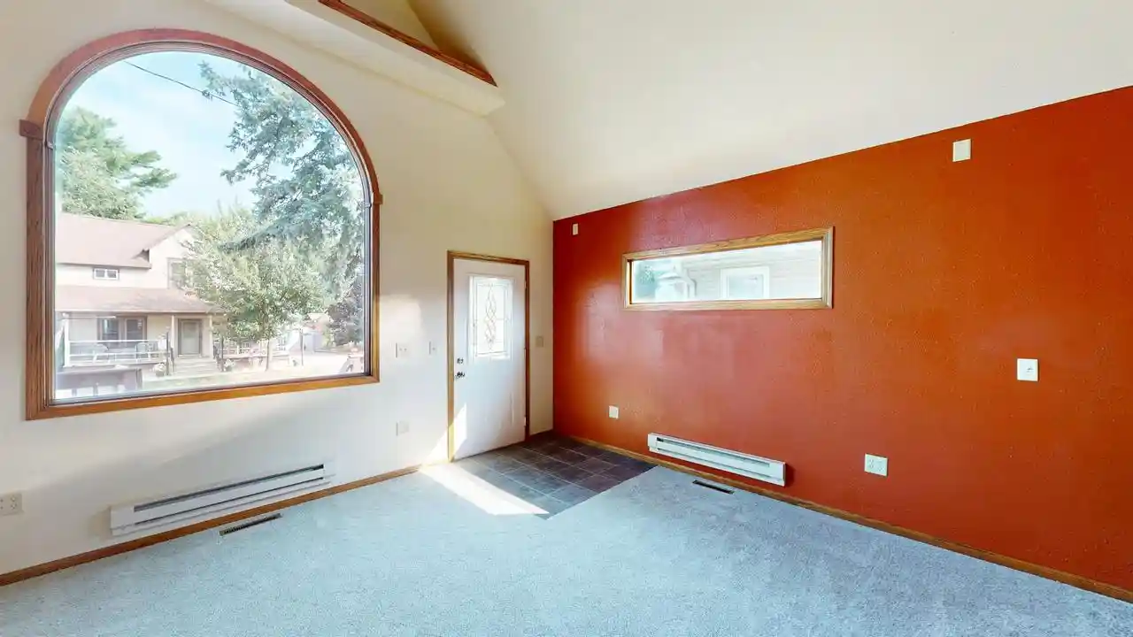 Photo 4 of Single family home for sale at 404 N Cherry Ave, Marshfield, WI 54449 | MLS# 22604384 | Listing updated on 2026-09-17