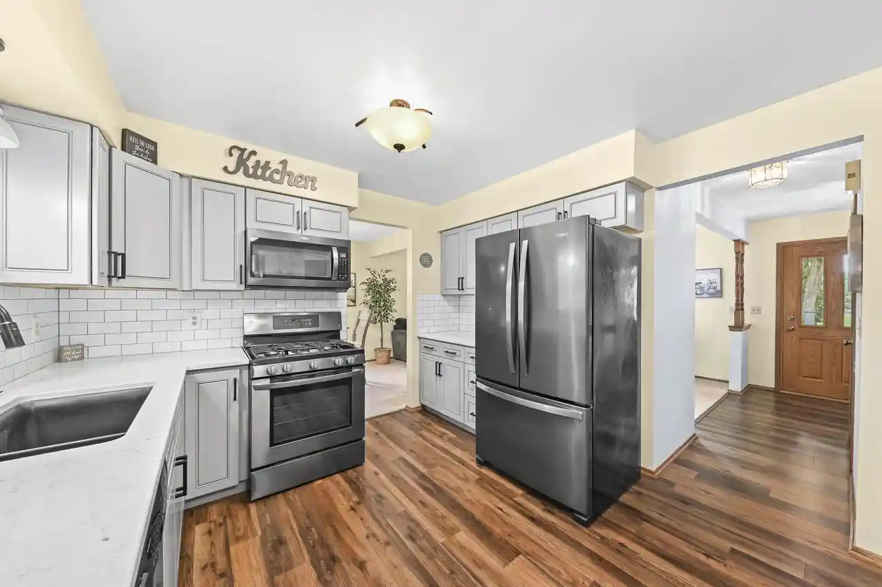 Photo 3 of Single family home for sale at 925 Canterbury Ln, Waukesha, WI 53188 | MLS# 1979269 | Listing updated on 2026-09-15