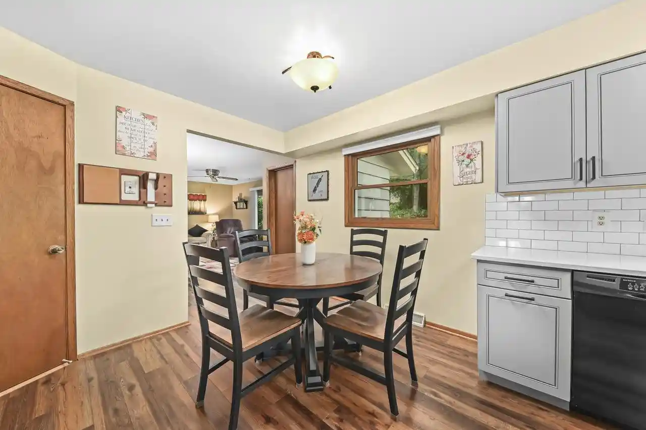 Photo 4 of Single family home for sale at 925 Canterbury Ln, Waukesha, WI 53188 | MLS# 1979269 | Listing updated on 2026-09-15