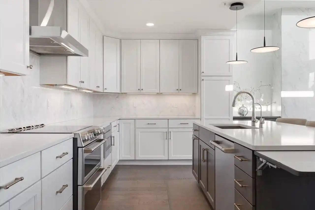 Listing Photo 4 - Condo for sale in building located at 215 E Pleasant St, Oconomowoc, WI 53066 - Unit #506
