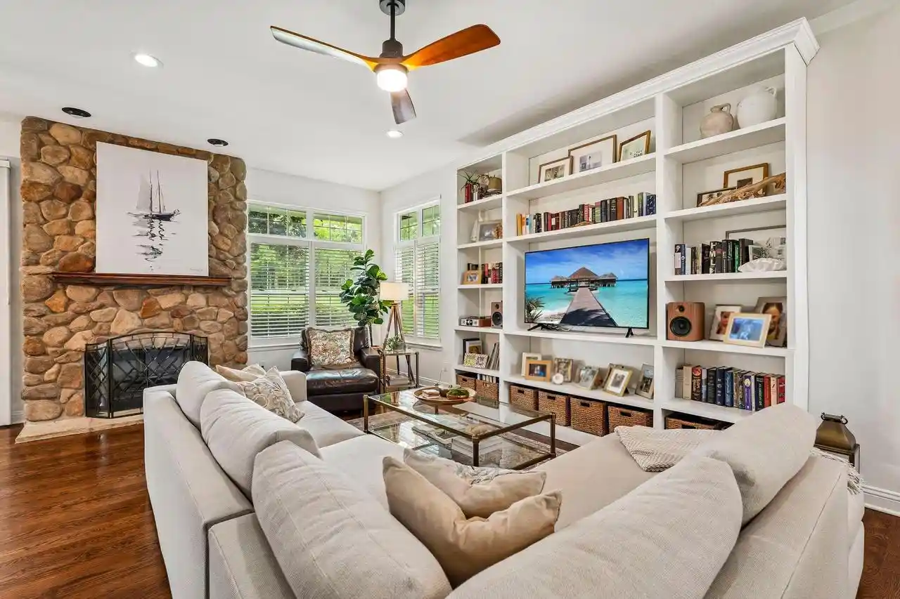 Listing Photo 5 - Condo for sale in building located at 1560th Ave Of Champions, Lake Geneva, WI 53147 - Unit #11-03