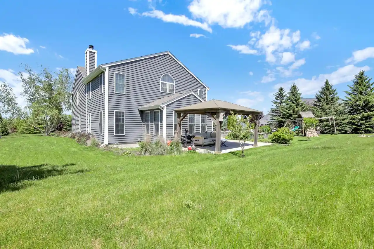 Photo 4 of Single family home for sale at S25w29201 Cambrian Ridge, Waukesha, WI 53188 | MLS# 1979280 | Listing updated on 2026-09-04