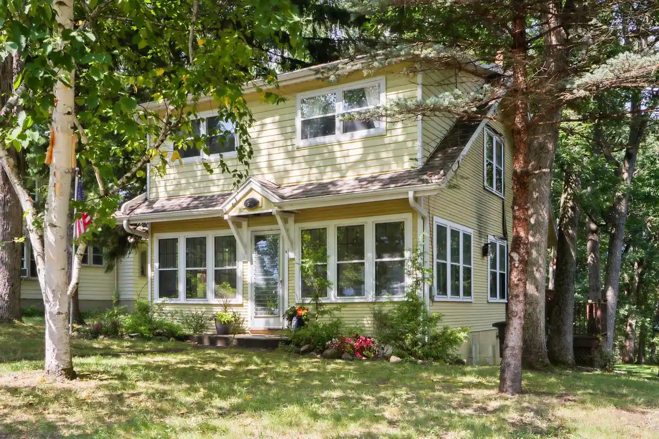 Photo 1 of Single family home for sale at 558 Berwyn Dr, Fontana, WI 53125 | MLS# 1979281 | Listing updated on 2026-09-08