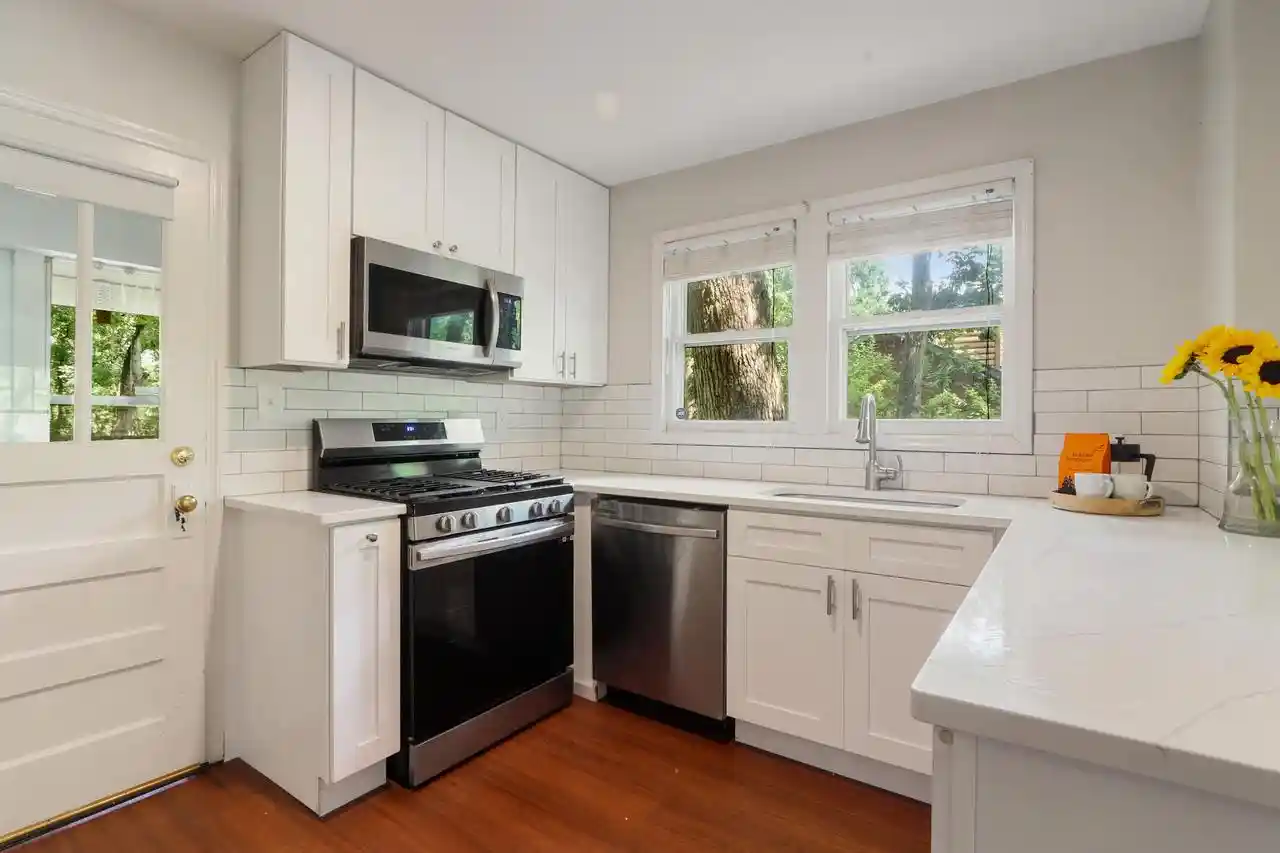 Photo 3 of Single family home for sale at 558 Berwyn Dr, Fontana, WI 53125 | MLS# 1979281 | Listing updated on 2026-09-15