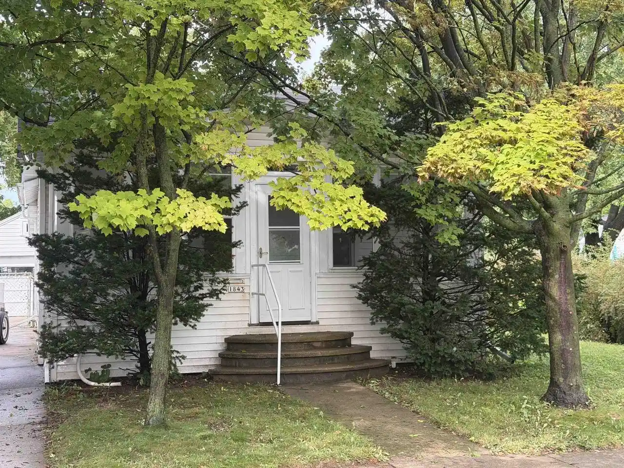 Photo 1 of Single family home for sale at 1843 Hubbard St, Oshkosh, WI 54902 | MLS# 50332199 | Listing updated on 2026-09-09