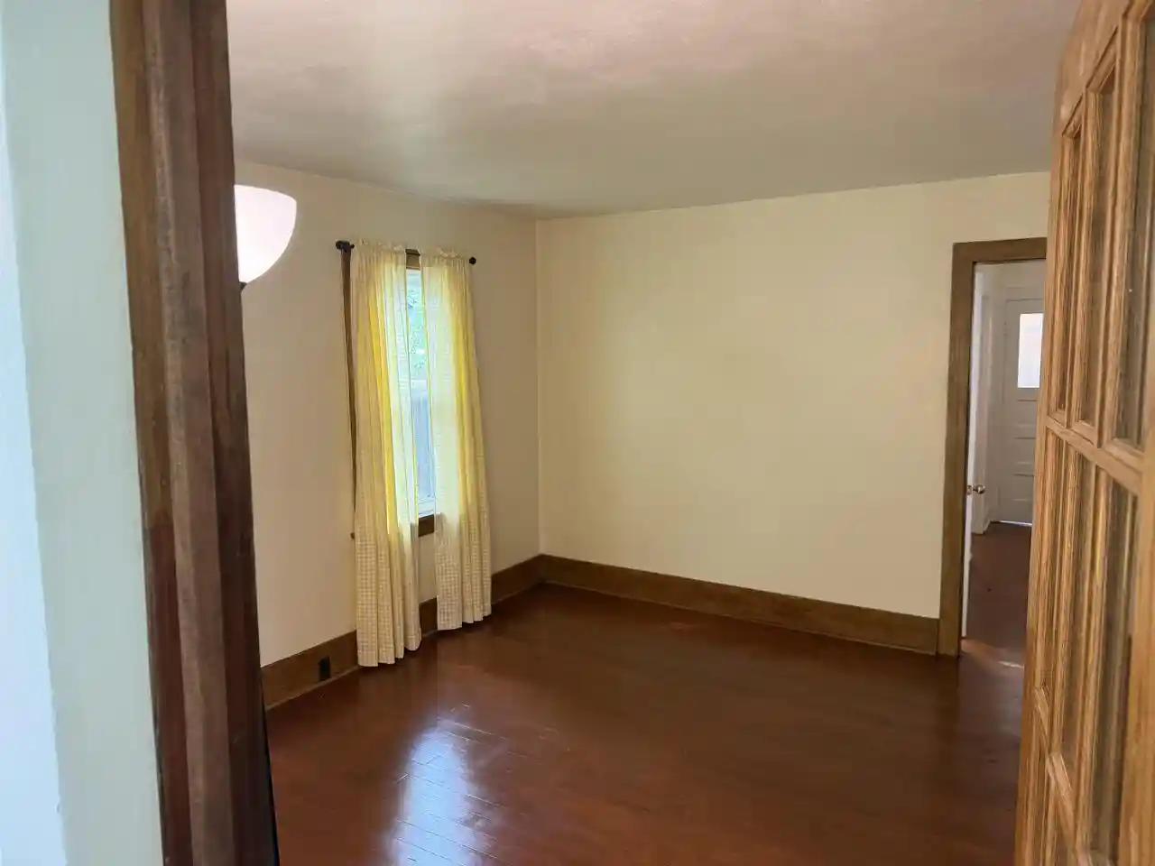 Photo 2 of Single family home for sale at 1843 Hubbard St, Oshkosh, WI 54902 | MLS# 50332199 | Listing updated on 2026-09-09