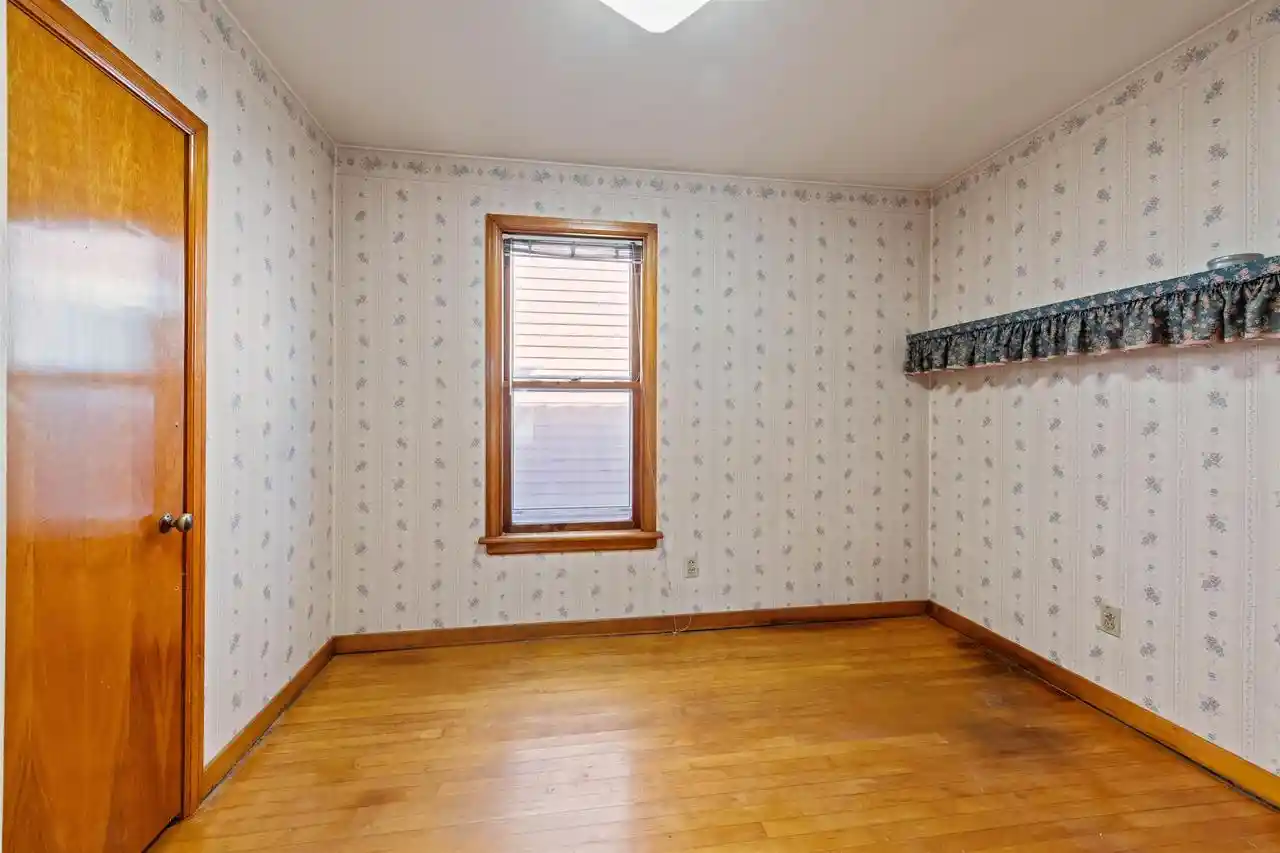 Photo 3 of Single family home for sale at 1309 15th Avenue, Menominee, MI 49858 | MLS# 50332215 | Listing updated on 2026-09-05