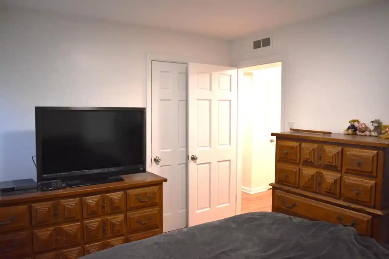 Photo 3 of Single family home for sale at 4405 S 84th Street, Milwaukee, WI 53228 | MLS# 1979282 | Listing updated on 2026-09-25
