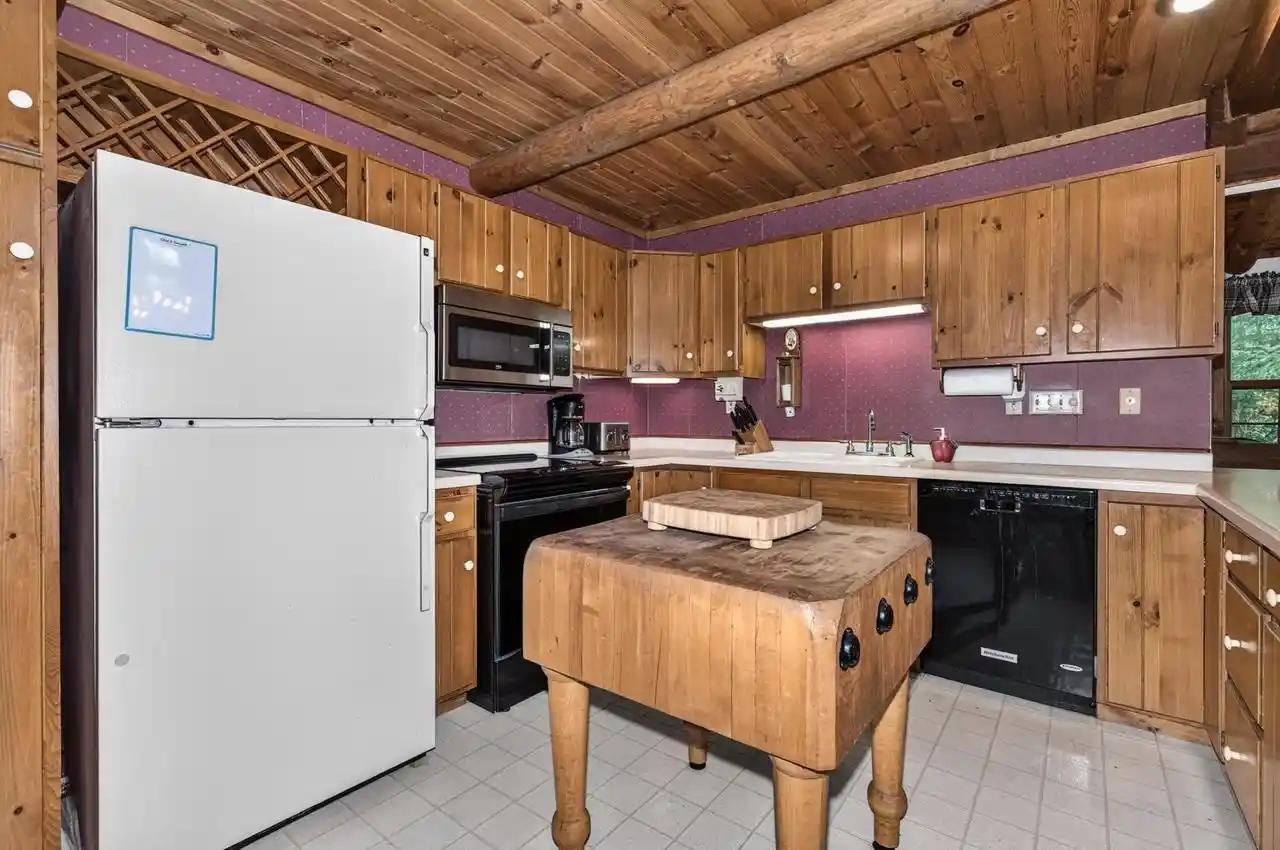 Photo 4 of Single family home for sale at 2407 Smokey Dr, Tomahawk, WI 54487 | MLS# 22604390 | Listing updated on 2026-09-08