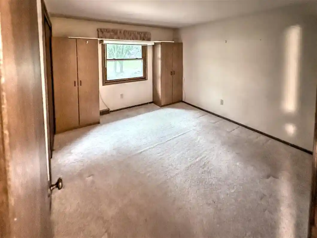 Photo 4 of Single family home for sale at 3170 Upper Woodland Dr, Colgate, WI 53017 | MLS# 1979285 | Listing updated on 2026-09-22