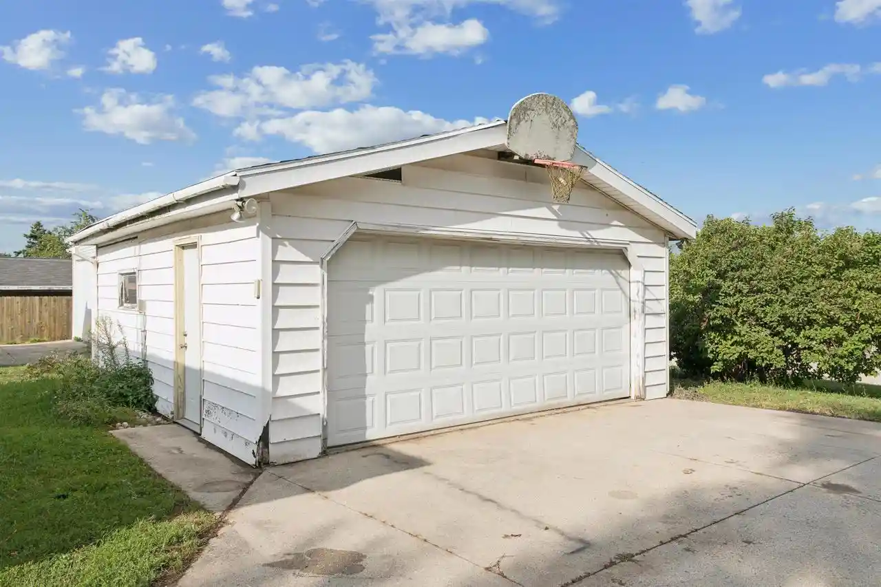 Photo 4 of Single family home for sale at 1311 S 31st Street, Manitowoc, WI 54220 | MLS# 50332221 | Listing updated on 2026-10-06