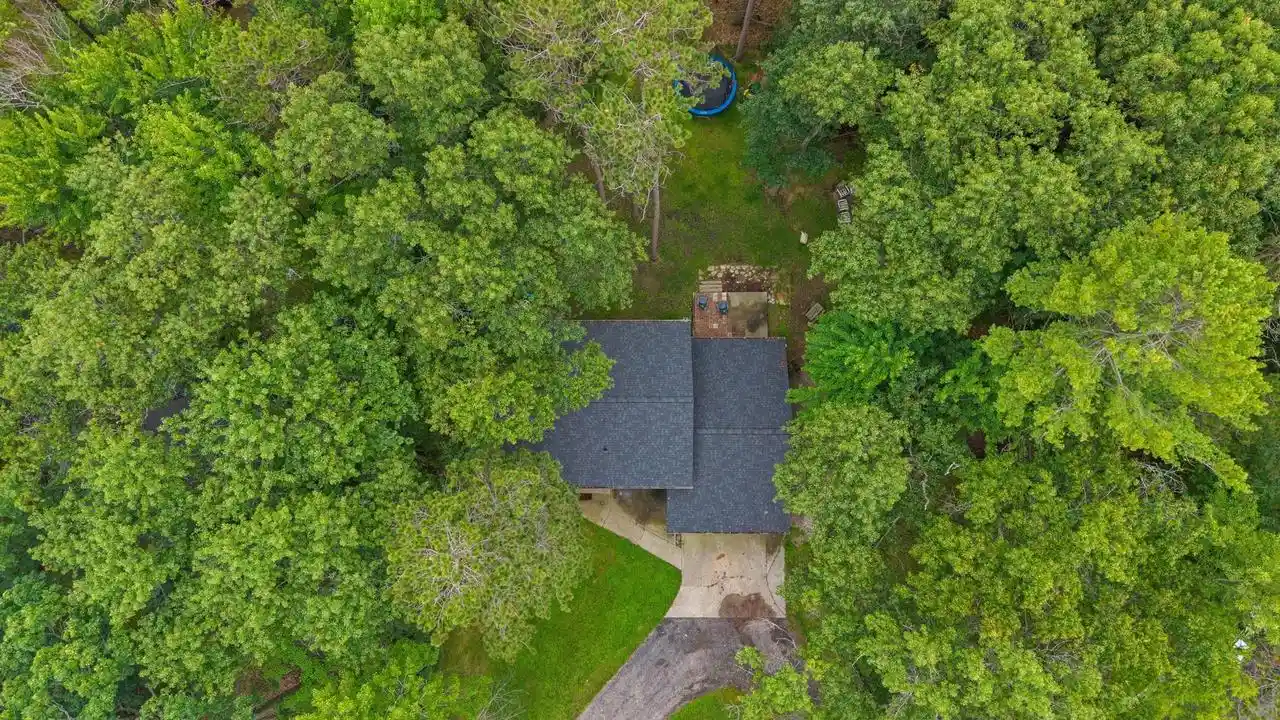 Photo 3 of Single family home for sale at 911 Shing Wa Uk Dr, Marinette, WI 54143 | MLS# 50332222 | Listing updated on 2026-09-05