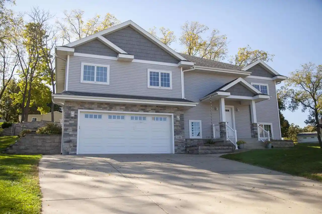 Photo 1 of Single family home for sale at 118 Savannah Cir, Barneveld, WI 53507 | MLS# 2032067 | Listing updated on 2026-10-13
