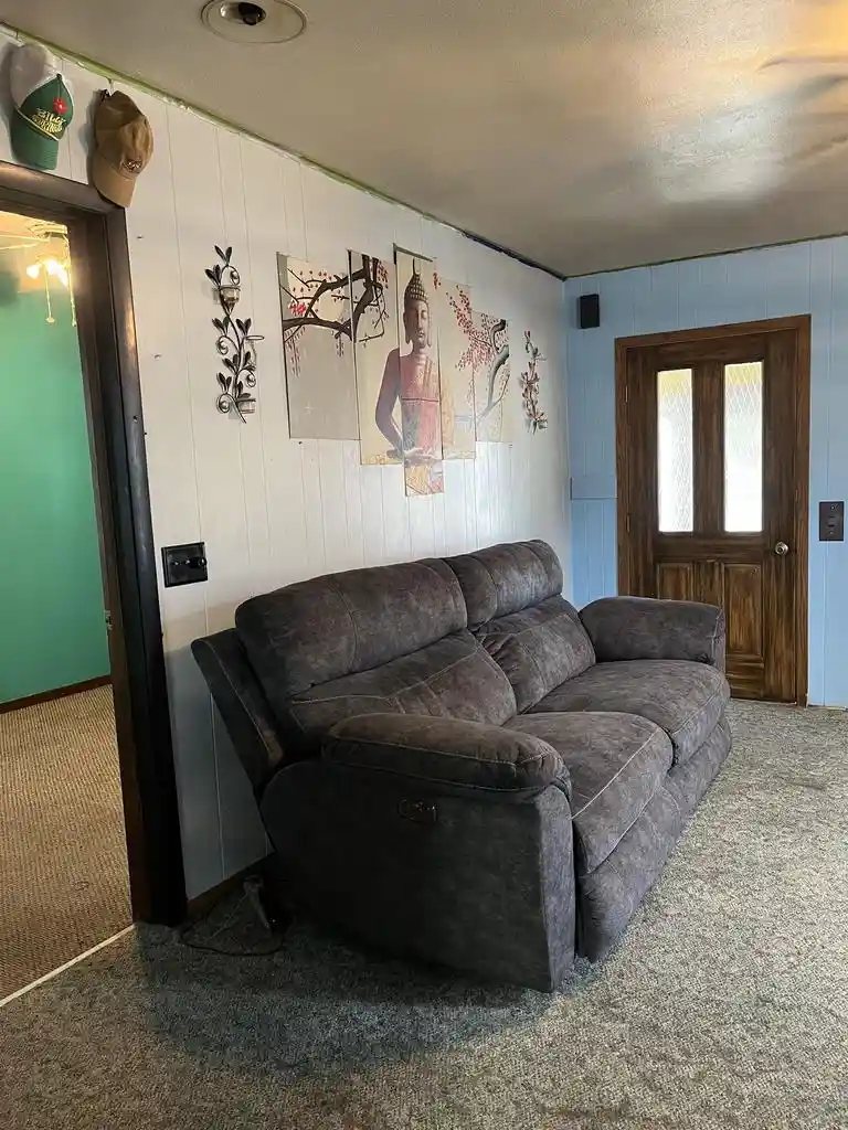 Photo 3 of Single family home for sale at 1033 Jefferson St, Oshkosh, WI 54901 | MLS# 50332189 | Listing updated on 2026-09-14