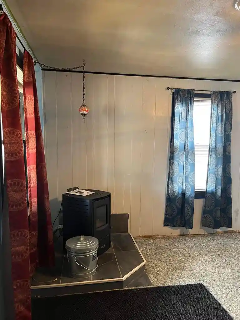 Photo 3 of Single family home for sale at 1033 Jefferson St, Oshkosh, WI 54901 | MLS# 50332189 | Listing updated on 2026-09-14