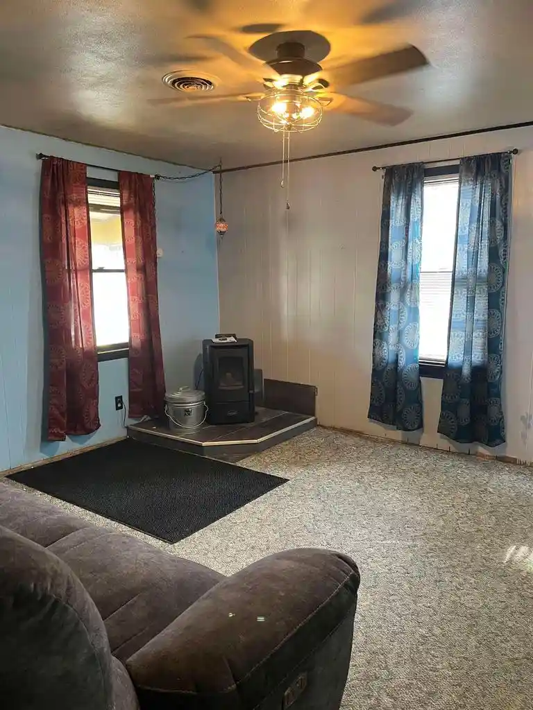 Photo 4 of Single family home for sale at 1033 Jefferson St, Oshkosh, WI 54901 | MLS# 50332189 | Listing updated on 2026-09-14