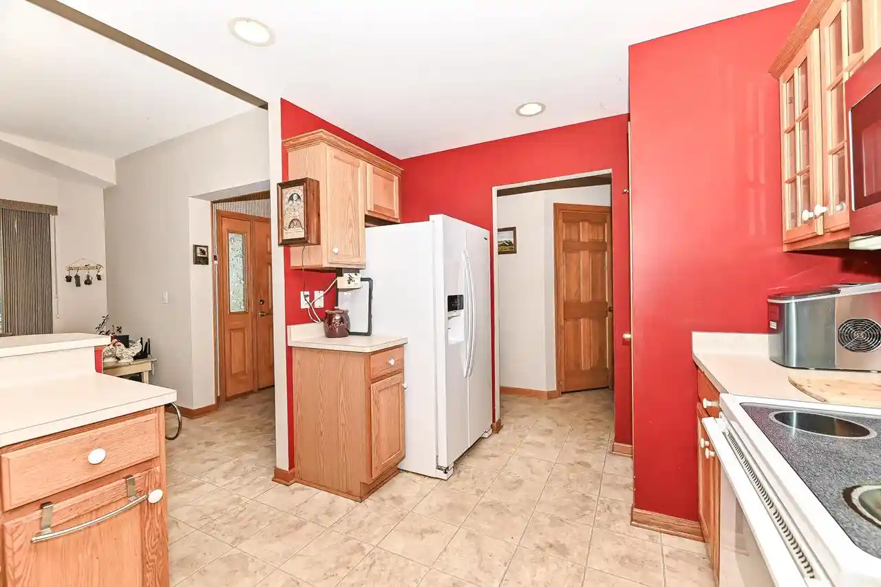 Photo 4 of Condo for sale at 537 Fairview Cir #A, Waterford, WI 53185 | MLS# 1979292 | Listing updated on 2026-09-08